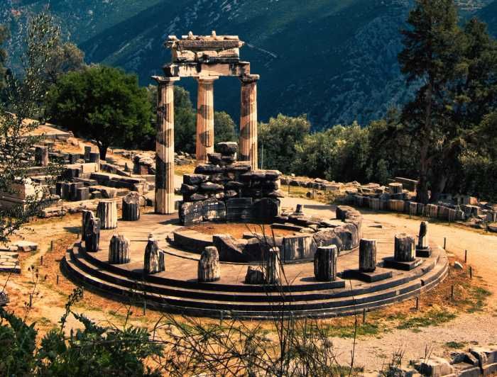 Imagen del tour: Desde Atenas: Delfos el centro del mundo - Excursión de día completo