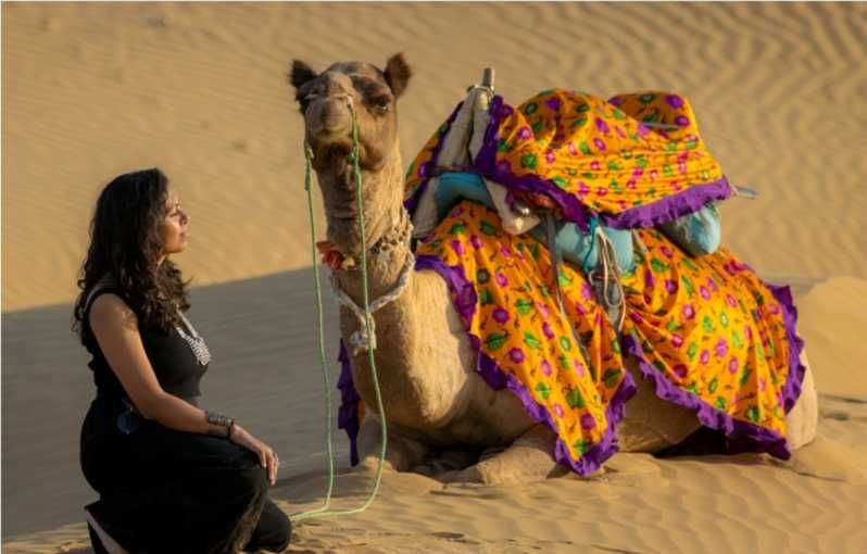 Imagen del tour: Excursión Nómada No Turística de una Noche en Camello y Safari por el Desierto
