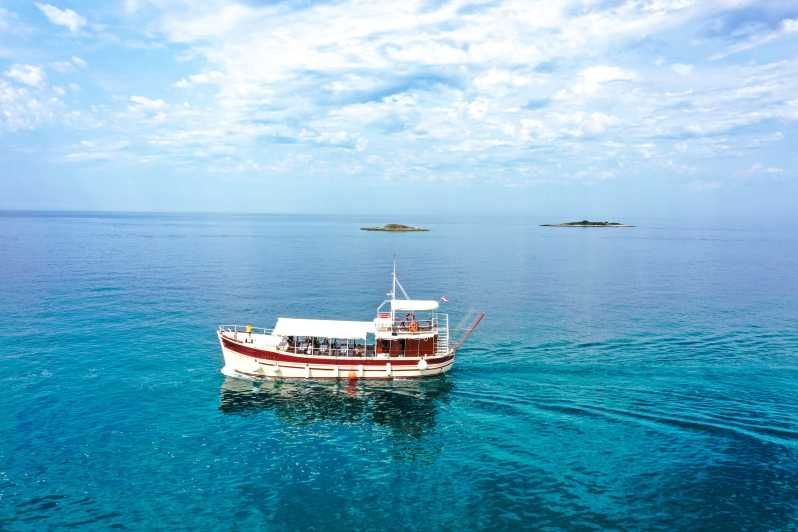 Imagen del tour: Poreč: Crucero Panorámico Matinal entre 20 Islas con Bebidas