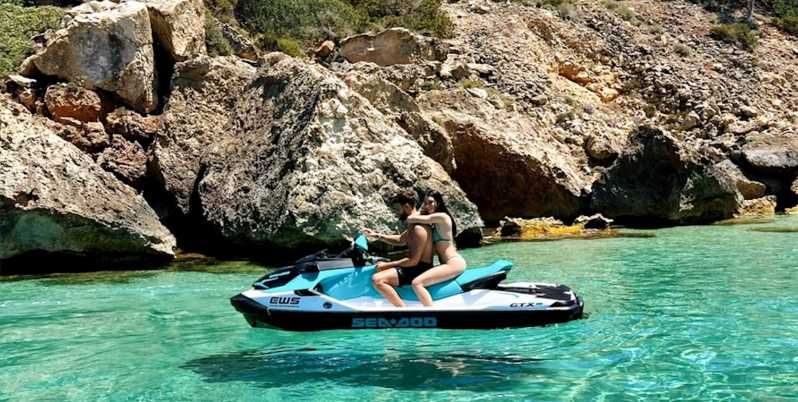 Imagen del tour: Formentera: Excursión en moto de agua con instructor en grupo reducido