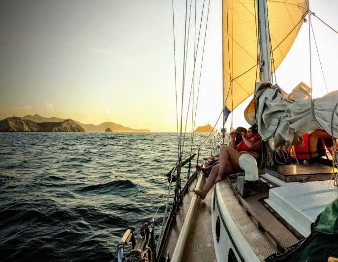 Imagen del tour: Bahía de Santa Marta: Puesta de sol en velero