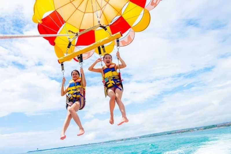Imagen del tour: Bahía de Makadi: Barco de cristal y Parasailing con deportes acuáticos