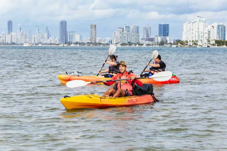 Imagen del tour: Costa Dorada: Excursión en kayak y snorkel por la isla Wave Break