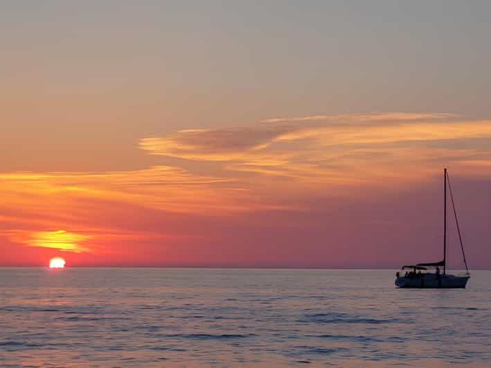 Imagen del tour: Tropea: Aperitivo al atardecer en un velero