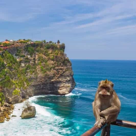 Imagen del tour: Uluwatu: La mejor puesta de sol en el templo y cena de marisco en Jimbaran