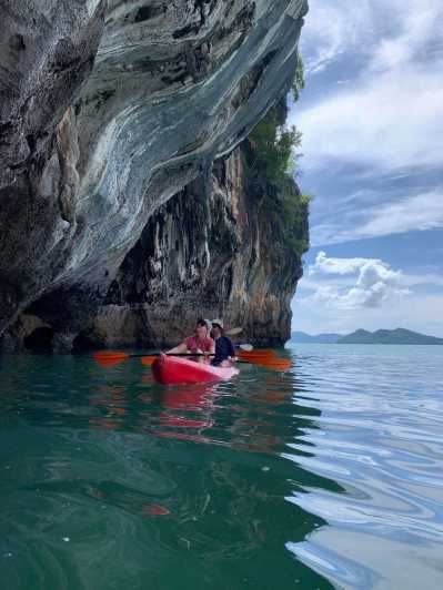 Imagen del tour: Ko Lanta: Medio Día de Kayak en Ko Talabeng y Cuevas Marinas y Manglares