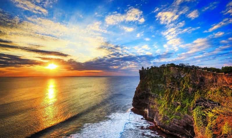 Imagen del tour: Bali: Tanah Lot, Uluwatu y Danza del Fuego Kecak al Atardecer