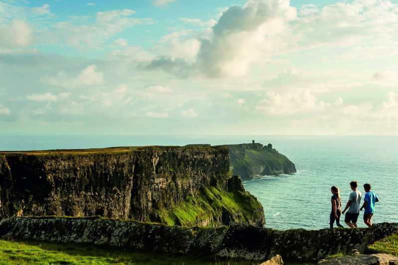 Imagen del tour: Desde Limerick Tour de día completo con guía por los Acantilados de Moher