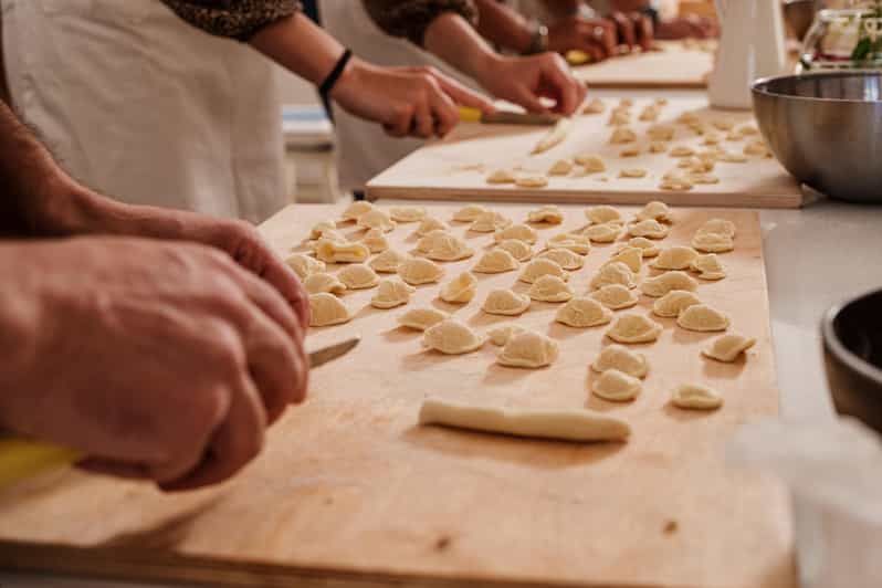 Imagen del tour: Conversano: Auténtica Clase de Cocina Puglesa con Anfitrión Local