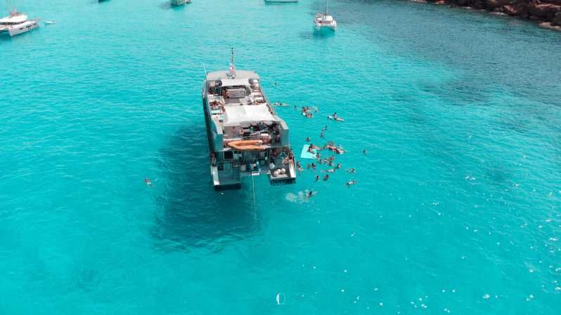 Imagen del tour: Ibiza: Crucero a Formentera con Barra Libre y Almuerzo Buffet