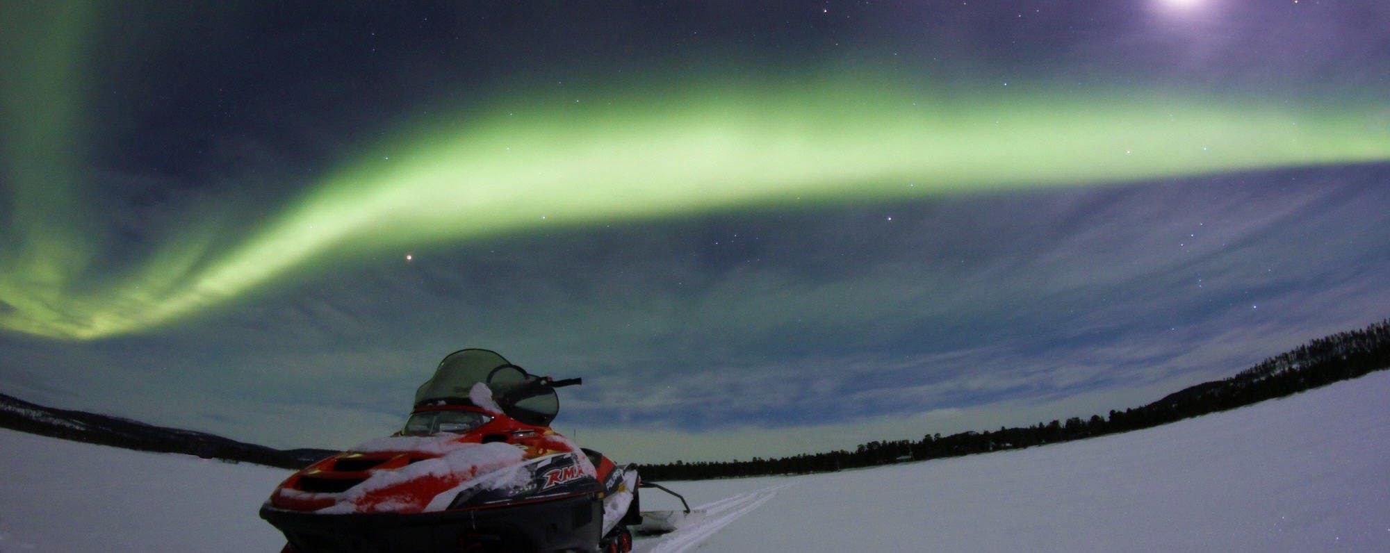 Imagen del tour: A la caza de la aurora boreal en moto de nieve
