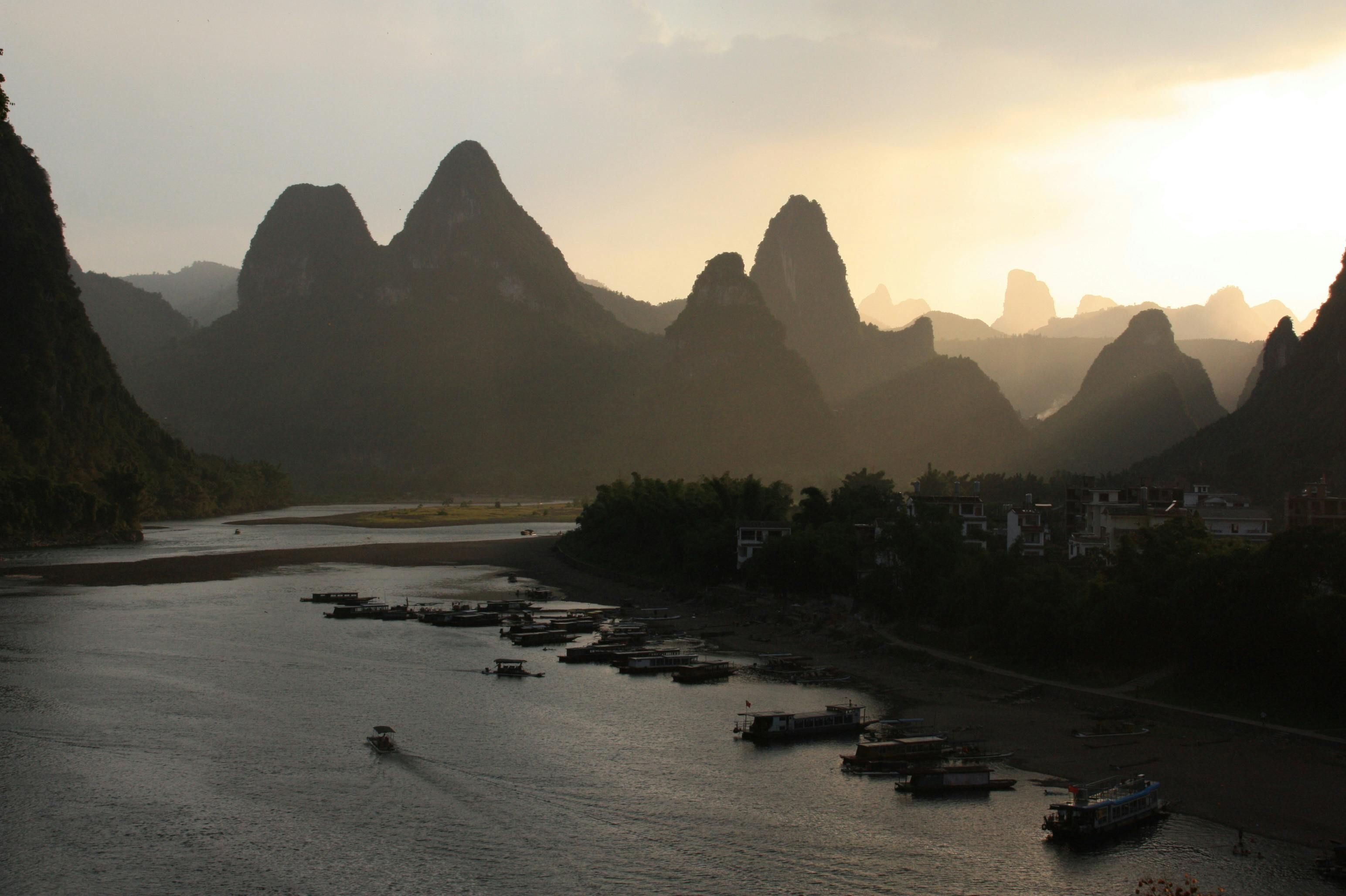 Imagen del tour: Crucero de día completo por el río Li