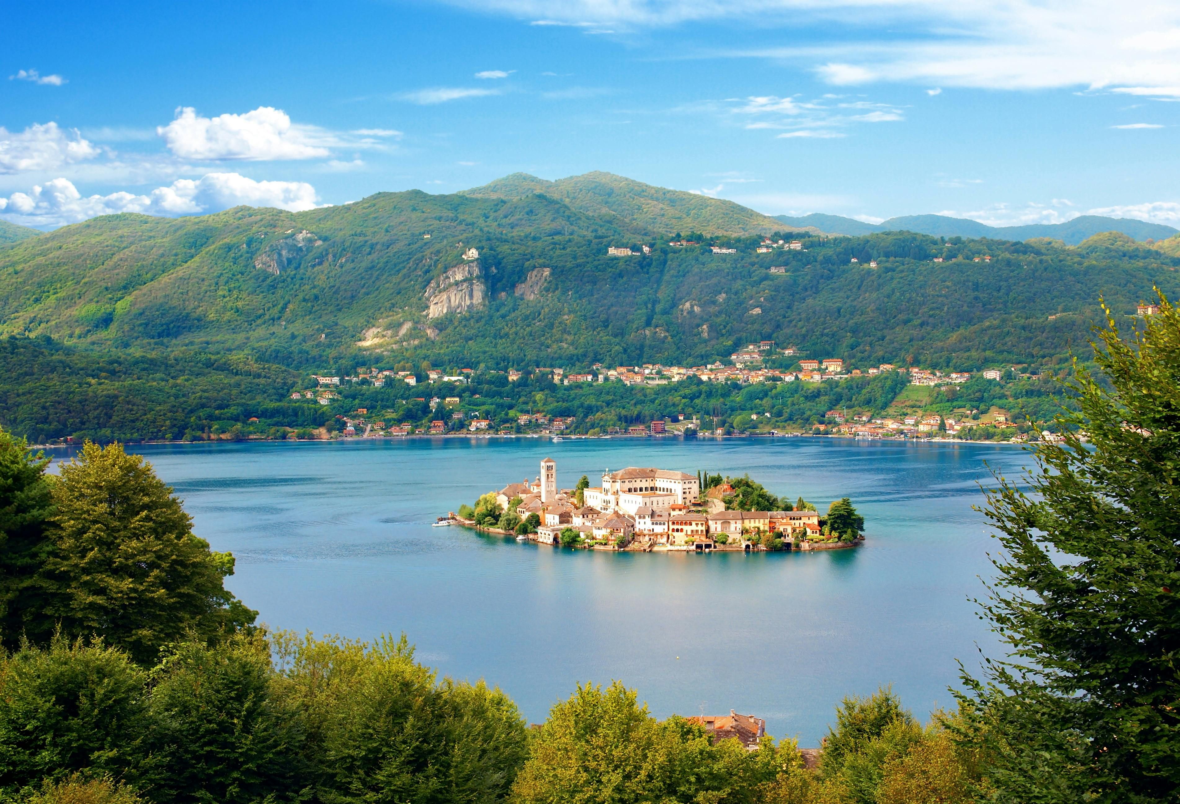 Imagen del tour: Crucero mágico del lago Maggiore: Isola Pescatori, Isola Bella y tour Santa Caterina del sasso