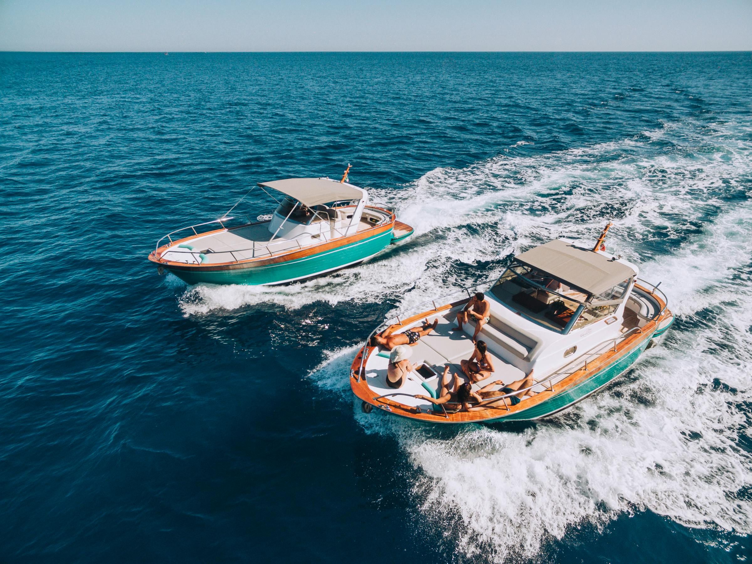 Imagen del tour: Excursión en barco por la costa de Sorrento y Capri para adultos jóvenes