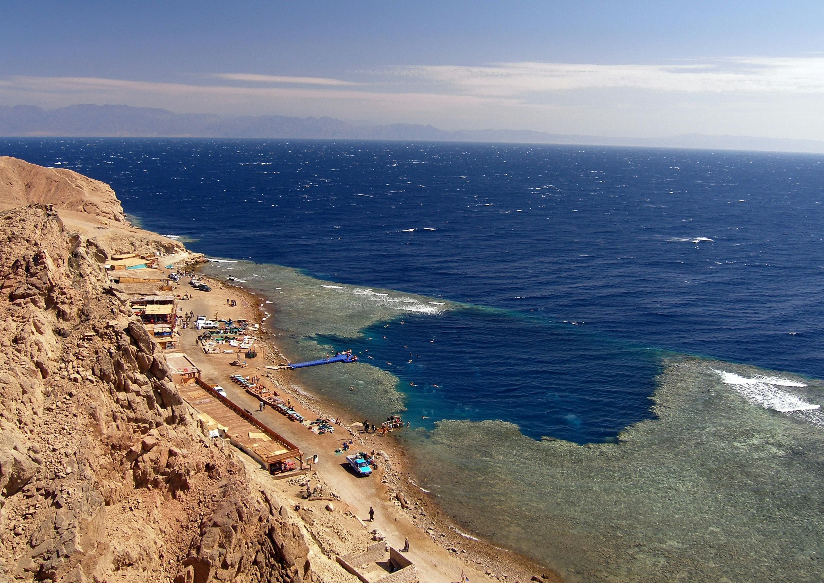 Imagen del tour: Blue Hole Snorkeling, 4x4 safari and Dahab tour from Sharm El Sheikh with lunch
