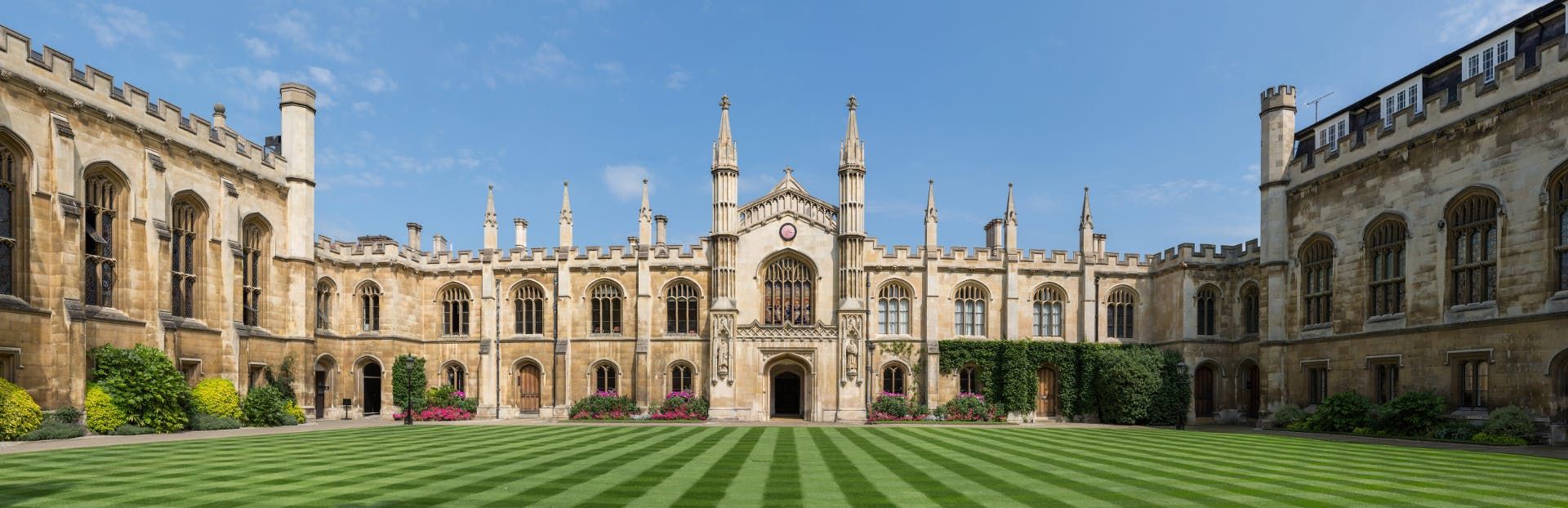 Imagen del tour: Disfrute de las vistas clásicas de Cambridge College en un recorrido de audio autoguiado