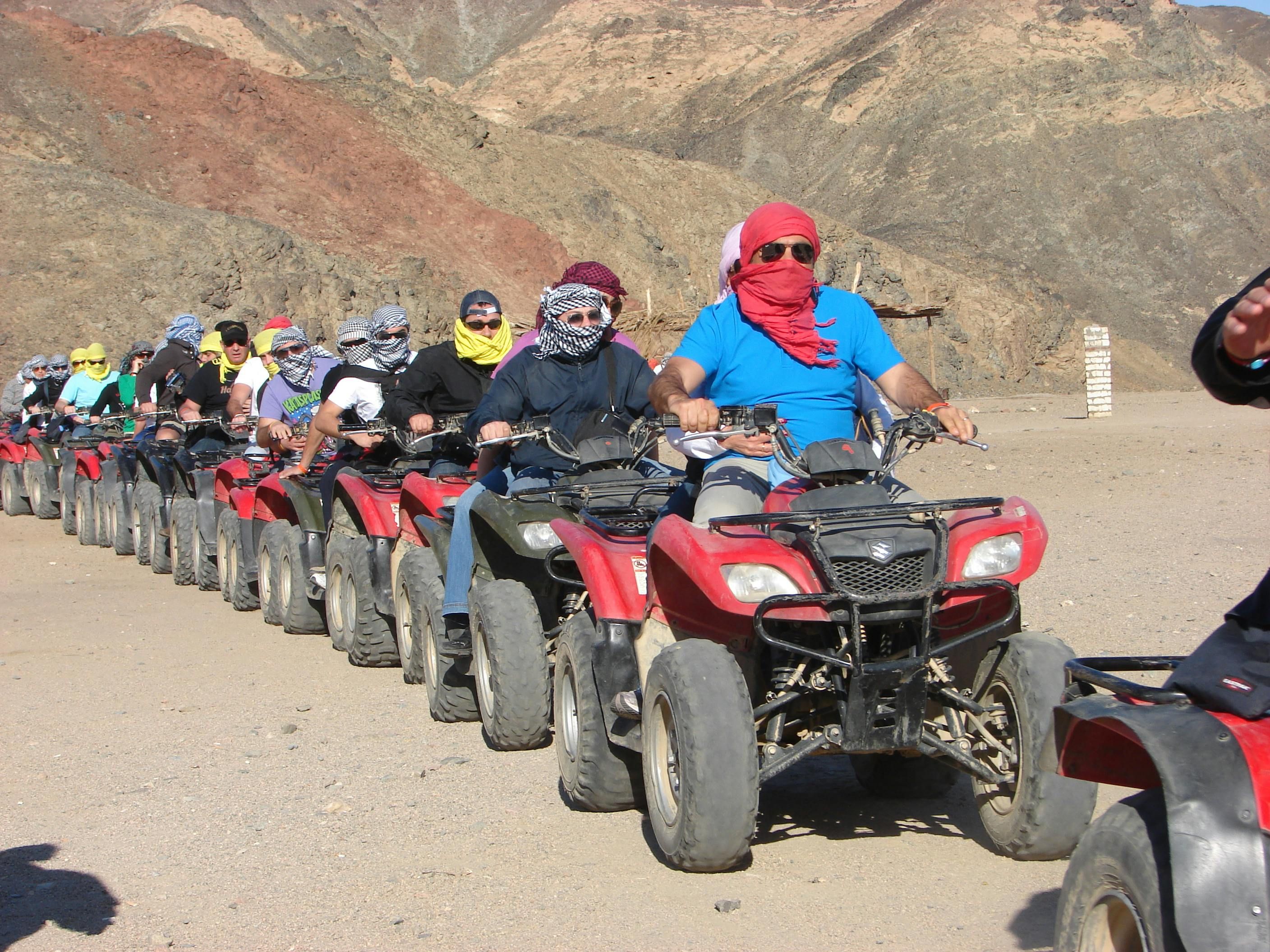 Imagen del tour: Puesta de sol en quad con barbacoa y paseos en camello en Marsa Alam