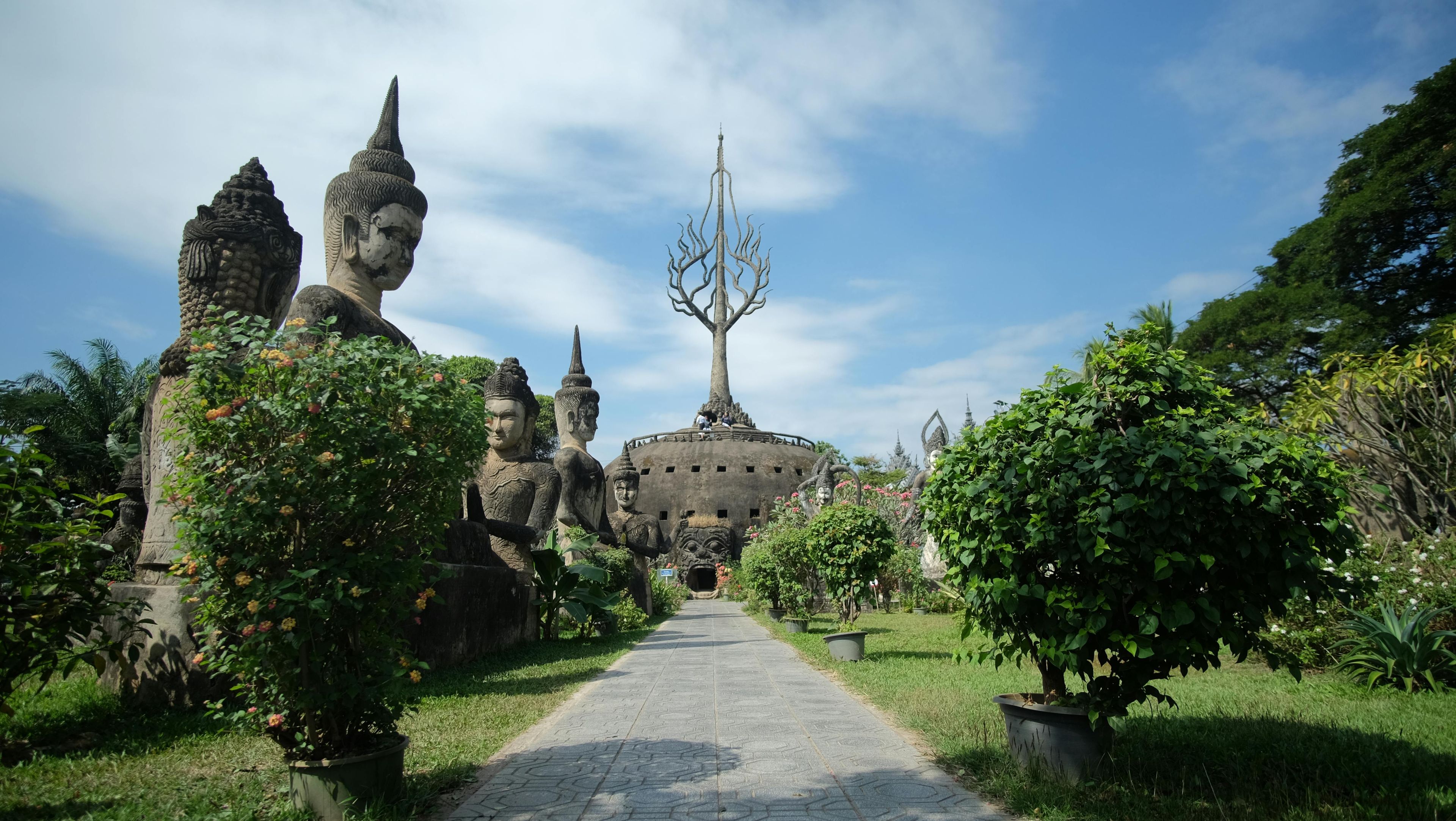 Imagen del tour: Excursión de medio día a Vientiane al Buddha Park con almuerzo incluido
