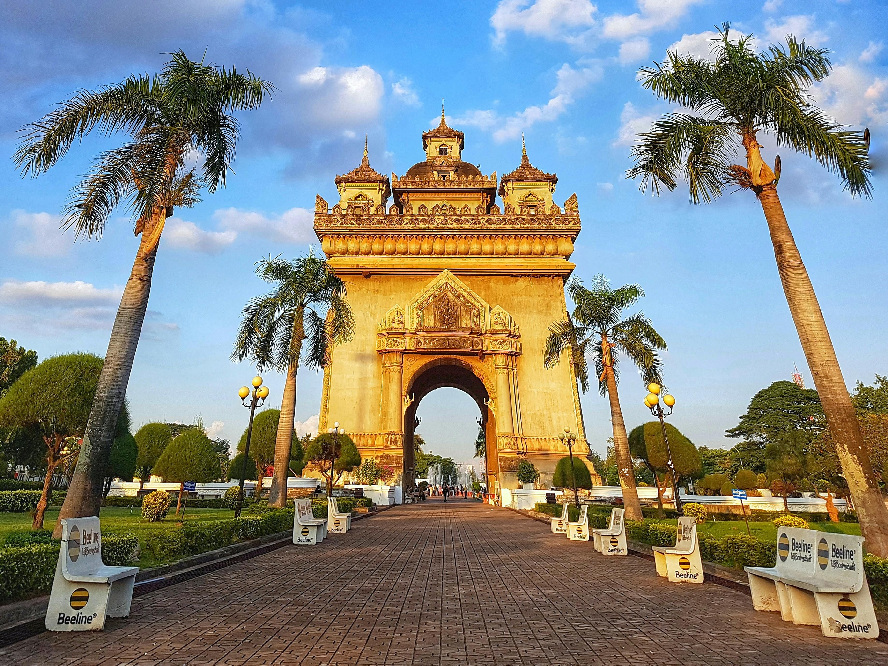 Imagen del tour: Tour de día completo por la ciudad de Vientiane con visita al parque de Buda y almuerzo