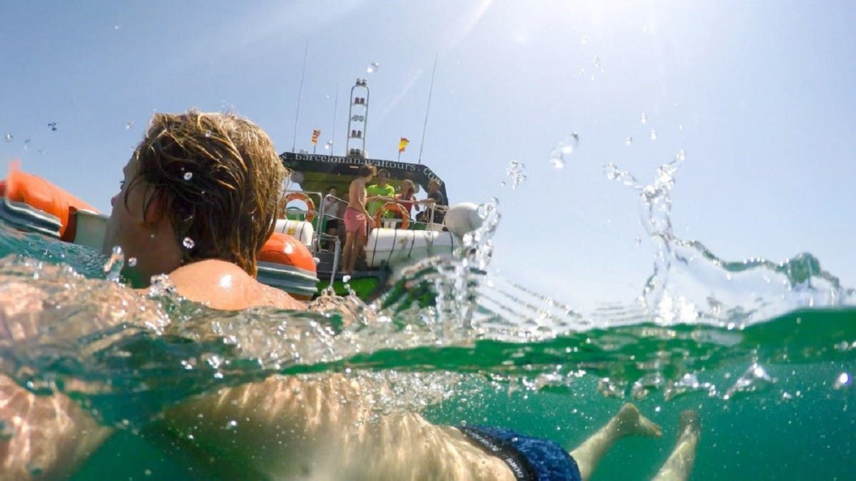 Imagen del tour: Paseo en barco para nadar y hacer esnórquel en Sitges