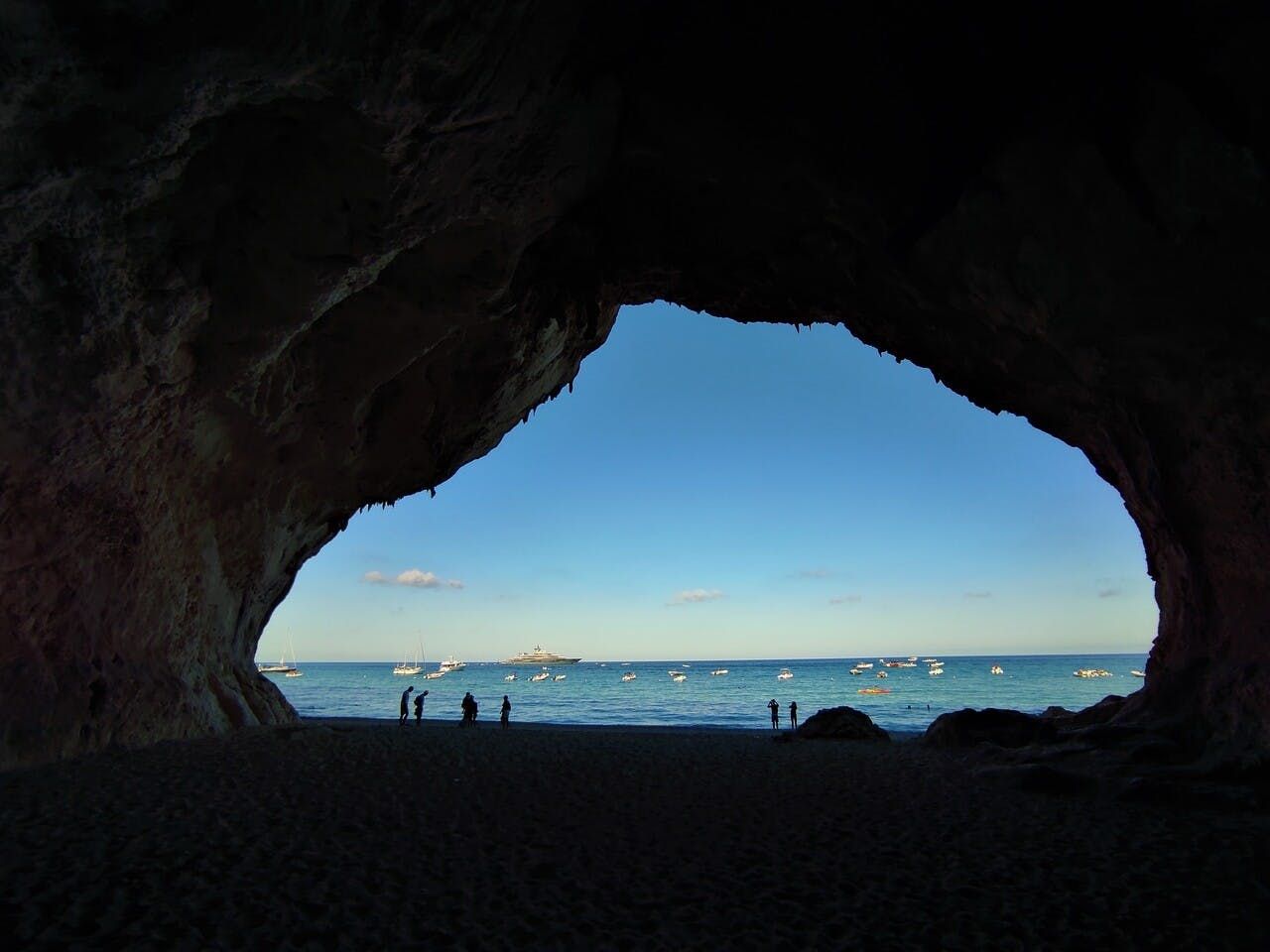 Imagen del tour: Excursión privada a Cala Luna con aperitivo al atardecer junto al mar