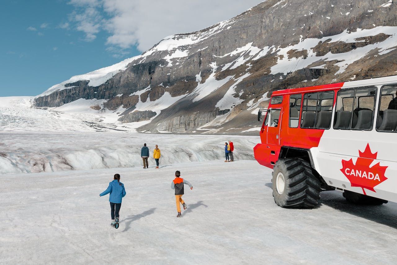 Imagen del tour: Excursión de aventura de día completo a Columbia Icefield desde Banff