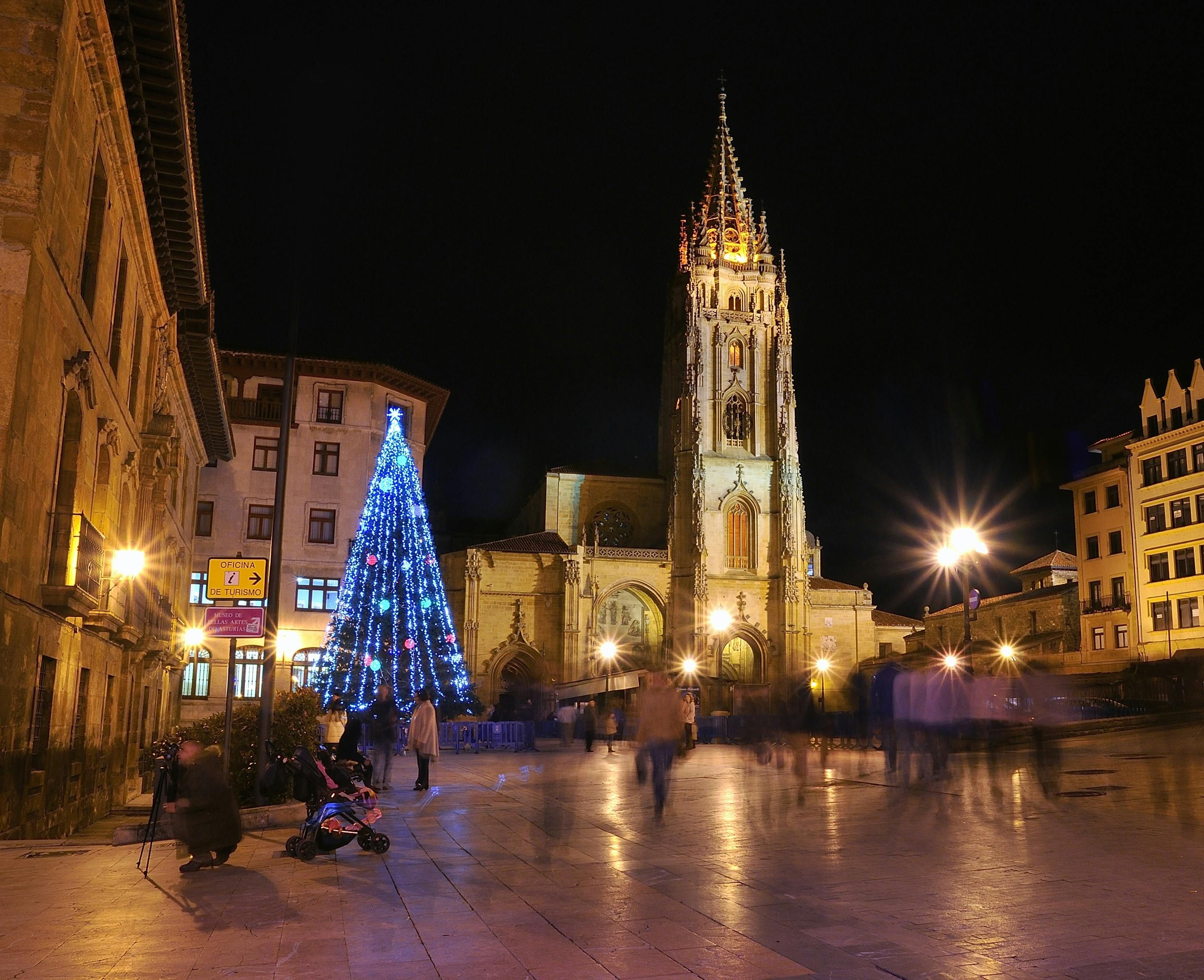 Imagen del tour: Tour mágico de Navidad en Oviedo
