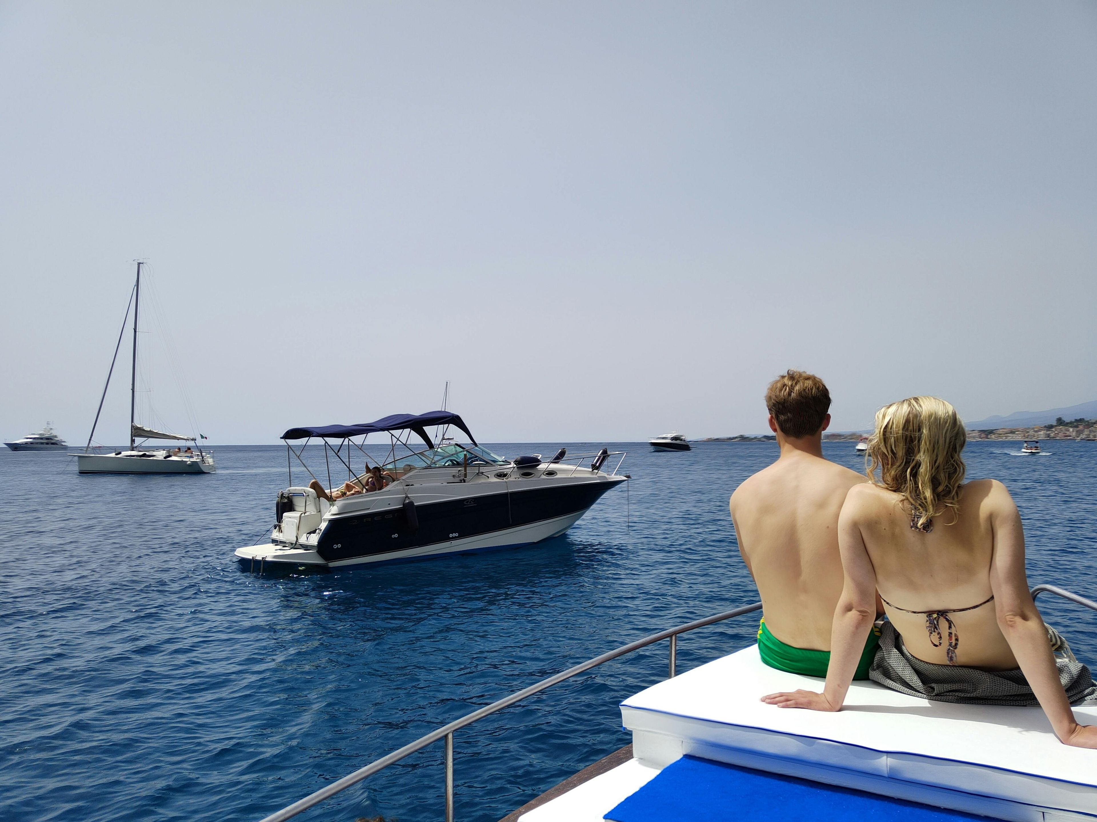 Imagen del tour: Tour de medio día en barco privado por la bahía de Taormina
