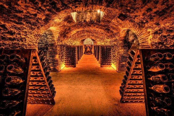 Imagen del tour: Visita guiada a la casa de champán Boizel con cata de vinos "Joyau de France"