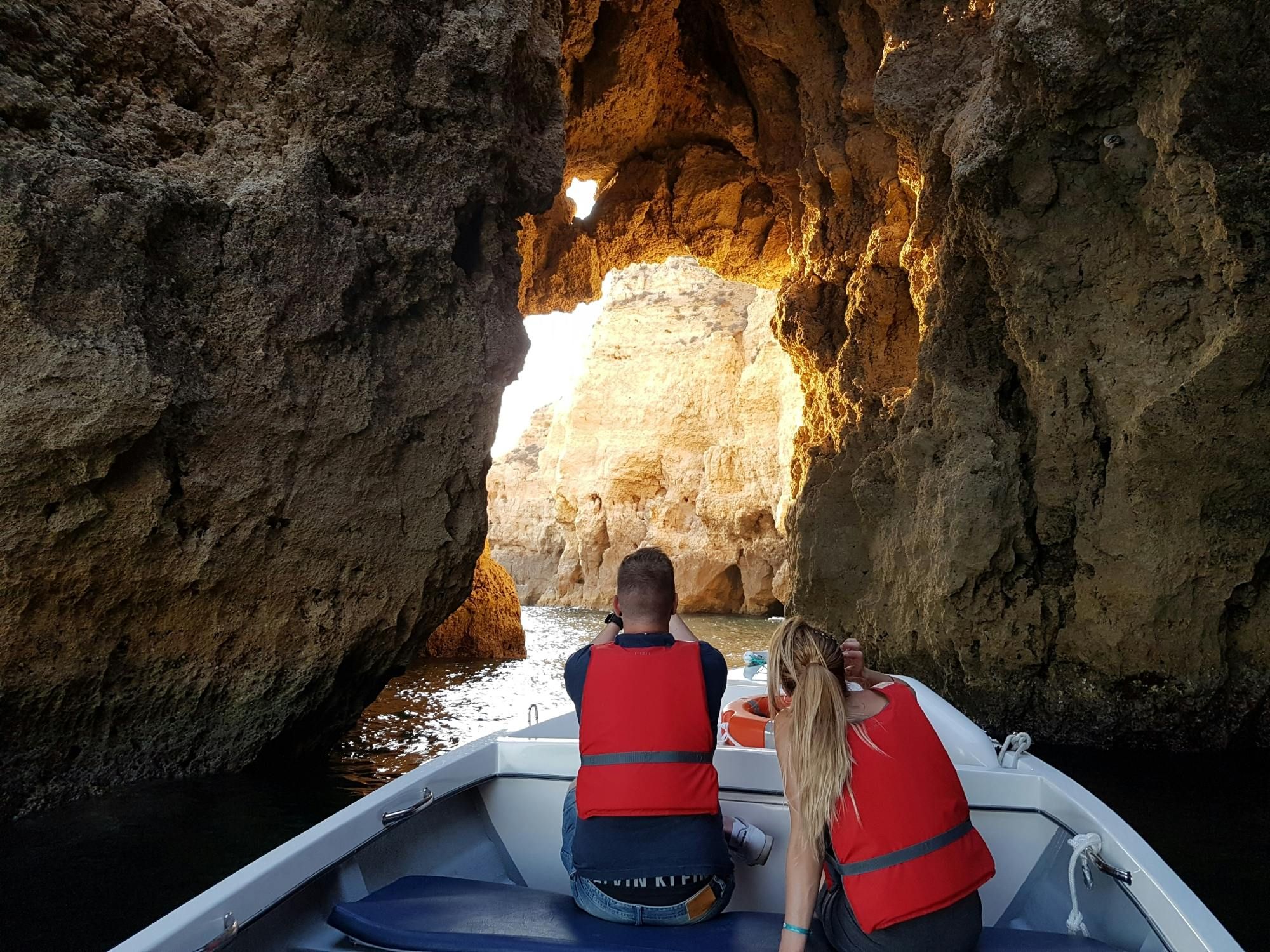 Imagen del tour: Excursión en barco para grupos pequeños a las grutas de Ponta da Piedade