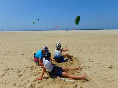 Imagen del tour: Clases y cursos semiprivados de kitesurf en Tarifa