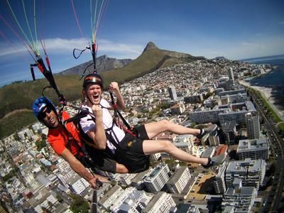 Imagen del tour: Vuelo en parapente biplaza desde Signal Hill, Ciudad del Cabo