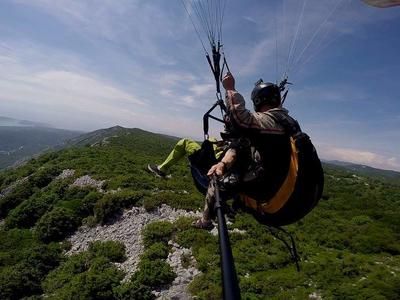 Imagen del tour: Parapente biplaza sobre Bjelopolje, cerca del Parque Nacional de los Lagos de Plitvice