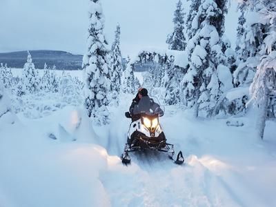 Imagen del tour: Excursión en moto de nieve a ICEHOTEL desde Kiruna