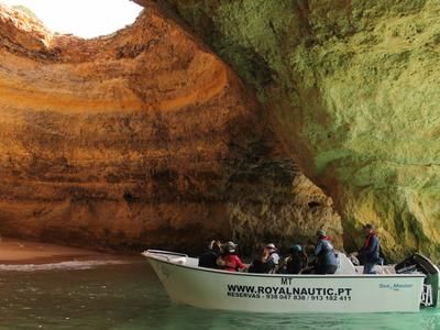 Imagen del tour: Excursión en barco por las grutas de Benagil desde Portimão