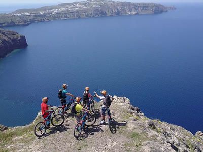 Imagen del tour: Vuelta a la isla de Santorini en bicicleta eléctrica, Grecia