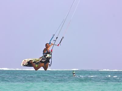 Imagen del tour: Clases de kitesurf en Tarifa, cerca de Cádiz