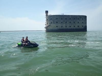 Imagen del tour: Excursión en moto de agua en Fort Boyard desde la Rochelle