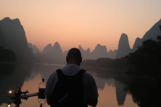 Imagen del tour: Excursión fotográfica de medio día al amanecer con el pescador Xingping