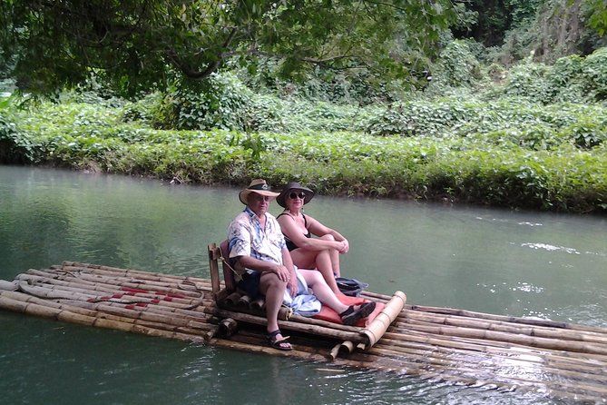 Imagen del tour: Rafting en bambú, cataratas del río Dunn desde Falmouth