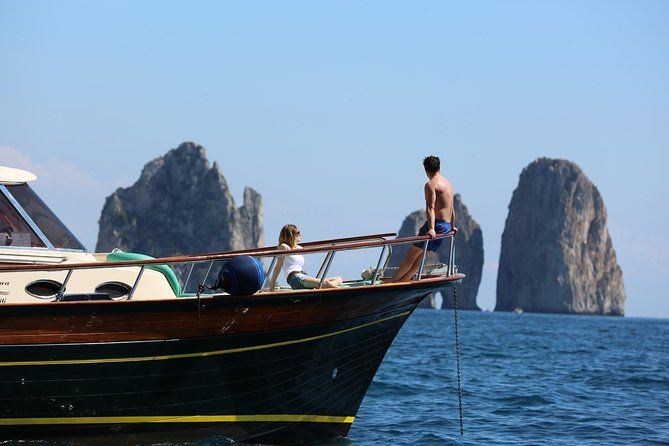 Imagen del tour: Excursión en barco por la costa de Sorrento y Capri desde Amalfi