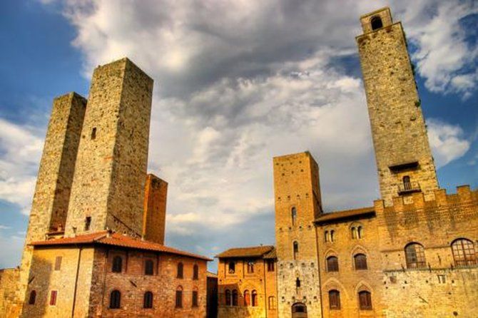 Imagen del tour: Excursión de un día en un pequeño grupo a San Gimignano y Volterra desde Siena