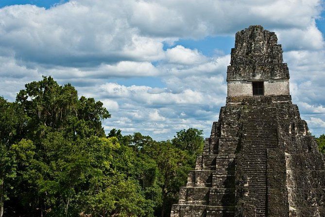 Imagen del tour: Excursión de un día a Tikal en avión desde Antigua con almuerzo