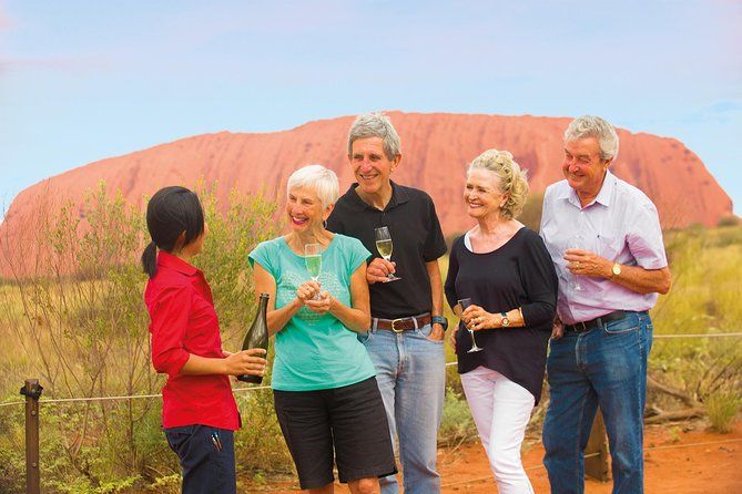 Imagen del tour: Excursión al atardecer de Uluru (Ayers Rock)