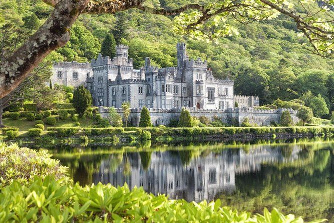 Imagen del tour: Excursión de un día a Connemara desde Galway: Abadía de Kylemore y Monasterio de Ross Errilly