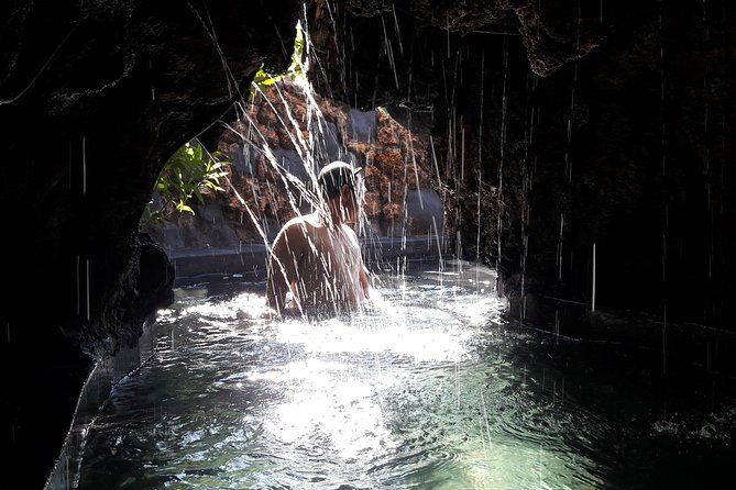 Imagen del tour: Visita guiada privada a las aguas termales y cascadas de Ubud - WiFi gratuito
