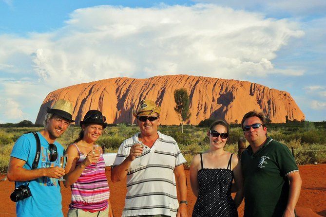 Imagen del tour: Excursión de un día a Ayers Rock desde Alice Springs, que incluye Uluru, Kata Tjuta y Sunset BBQ Dinner