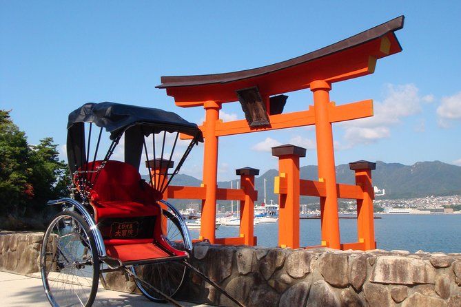 Imagen del tour: Excursión privada en rickshaw a Miyajima, incluido el santuario de Itsukushima