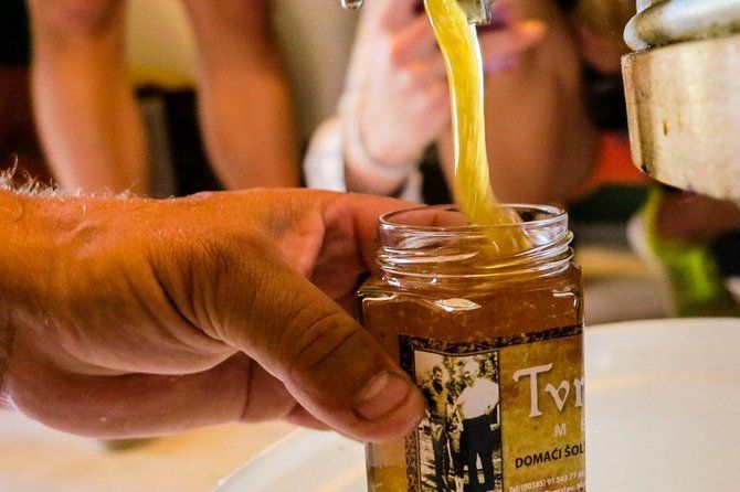 Imagen del tour: Vino, miel y aceite de oliva de la isla de Solta - Tour de degustación