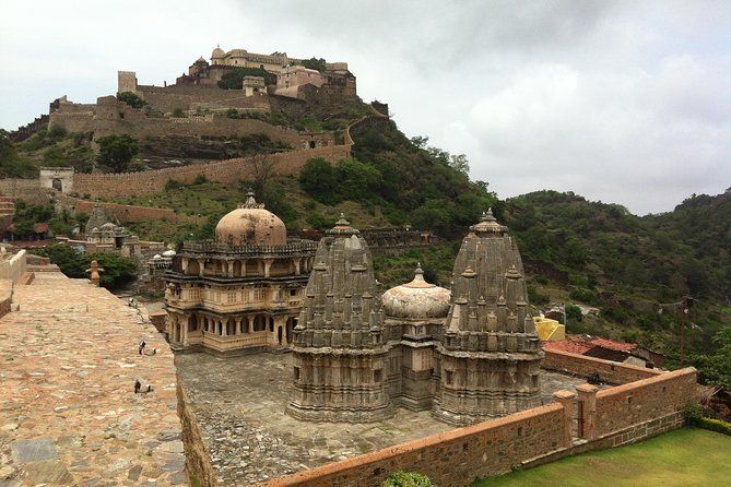 Imagen del tour: Excursión de un solo templo al templo de Kumbhalgarh y Jain desde Udaipur a Jodhpur